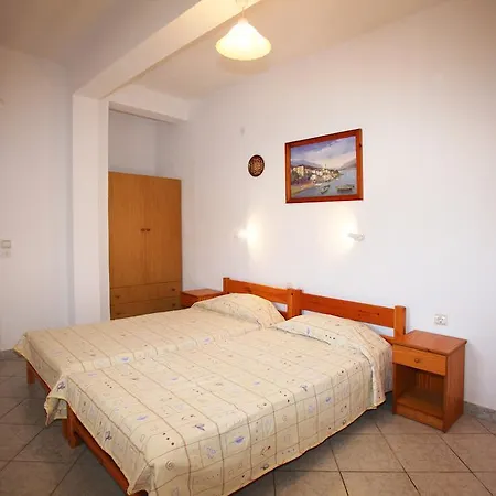 Alexandros & Guest house
