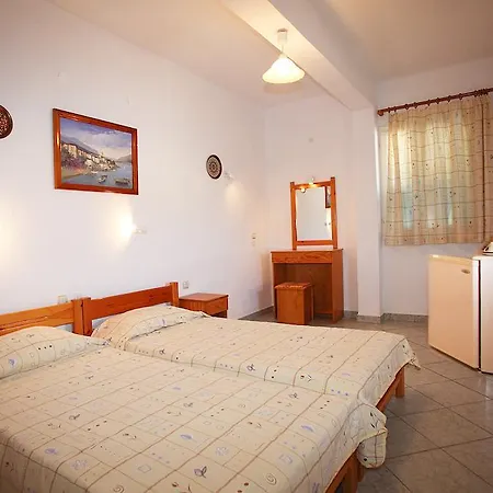 Alexandros & Guest house 3*