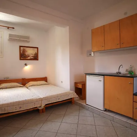 Alexandros Rooms&studios 2* Skopelos