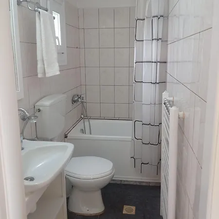 Guest house Alexandros & 3*