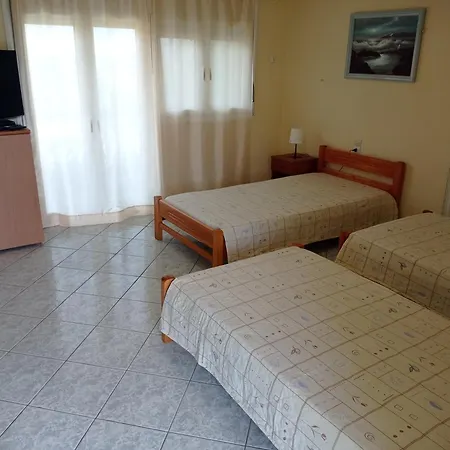 Pensionat Alexandros & Skopelos stad