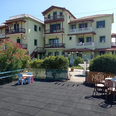 Alexandros & Affittacamere 3*