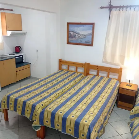 Alexandros Rooms&studios Pensión 2*