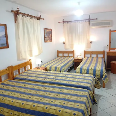 Pensión Alexandros Rooms&studios 2*
