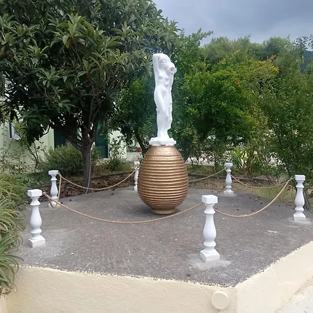 Alexandros & Pensionat Skopelos stad