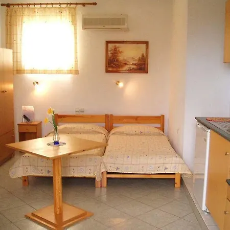 Guest house Alexandros & 3*