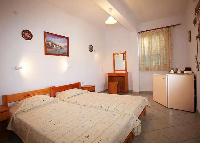 Alexandros & Guest house 3*