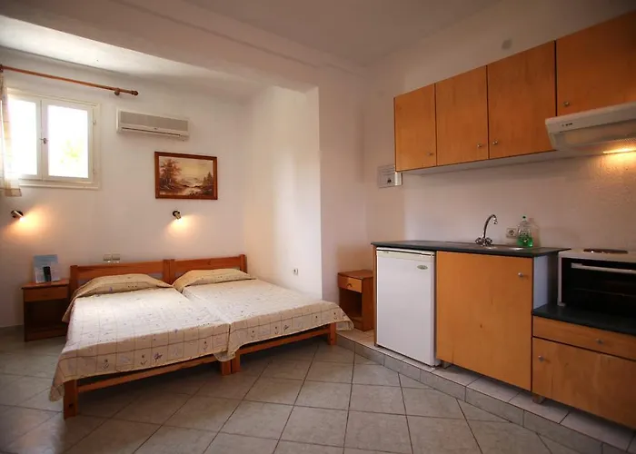 Alexandros & 3* Skopelos Town