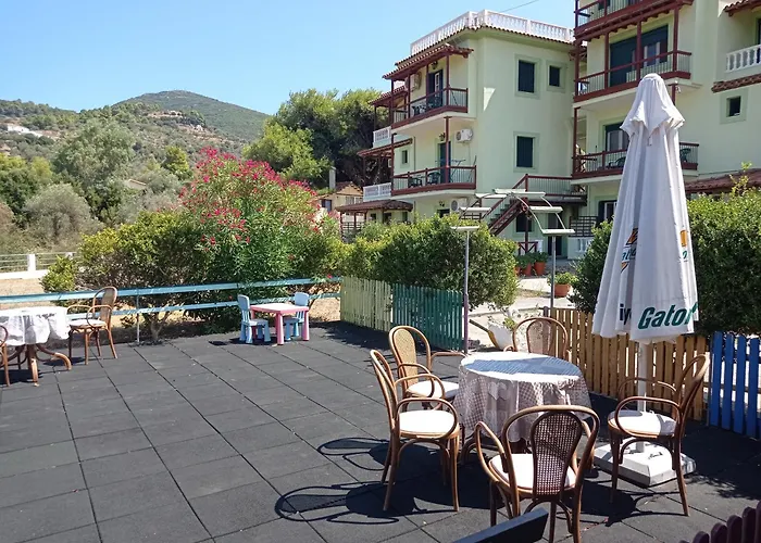 Alexandros & Guest house