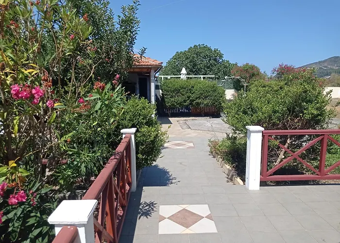 Guest house Alexandros & 3*