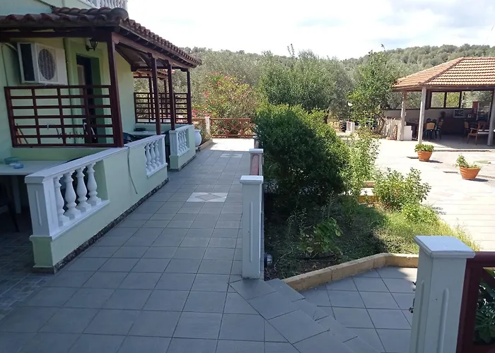 Guest house Alexandros & 3*