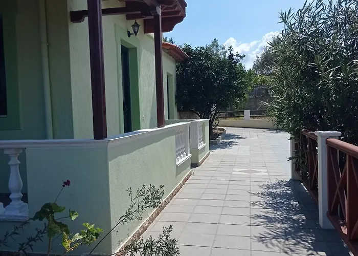 Alexandros & Guest house