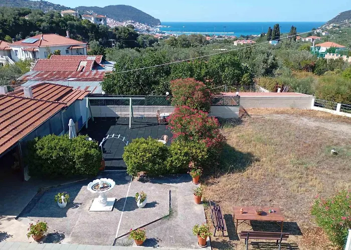 Alexandros & Guest house 3*